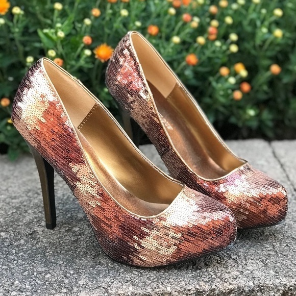 JUST FABULOUS Shoes - JUST FABULOUS 7.5 Copper Sequins Platform Pumps Size 7.5